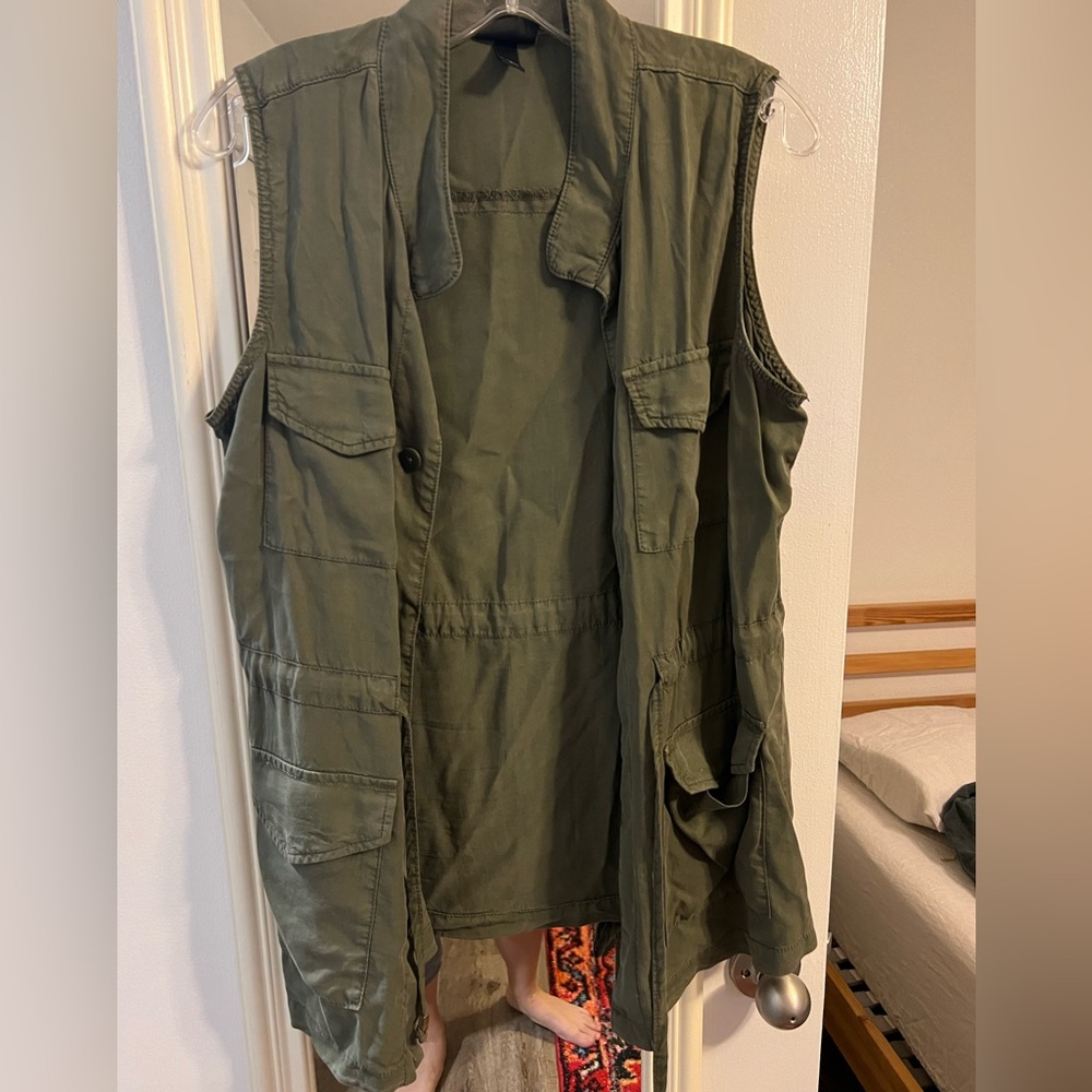 Relaxed army utility vest